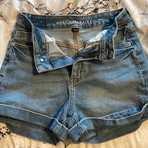 American Eagle mom short